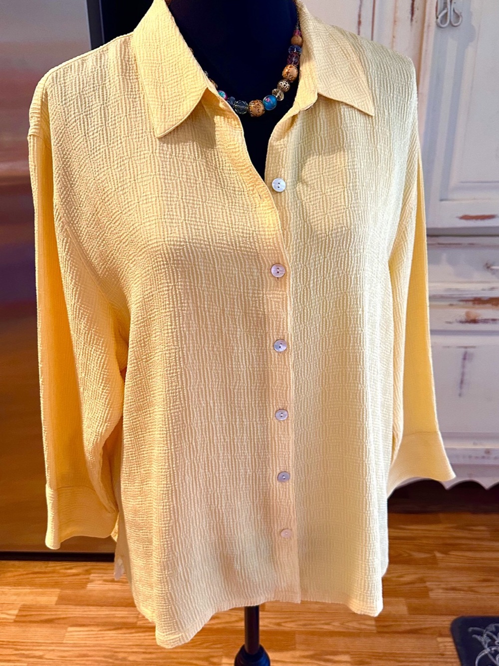 CHICO’S Silk Textured Blouse/Soft Yellow